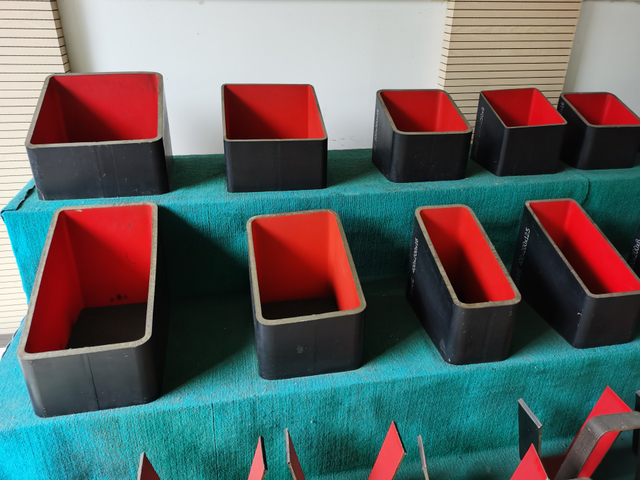 Welded Rectangular Hollow Section Steel Pipe For Construction Material And Industrial Use.