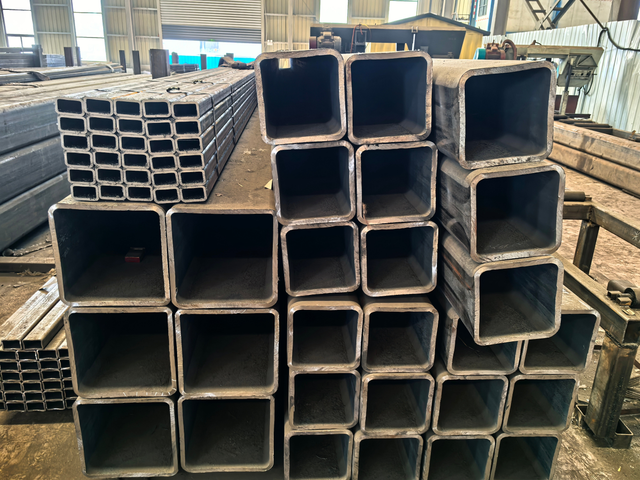 S235JR（E235B） square steel pipe Square Steel Pipe Seamless Square And Rectangular Tubes